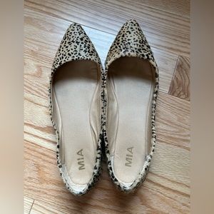 MIA size 10 leopard print women’s flats